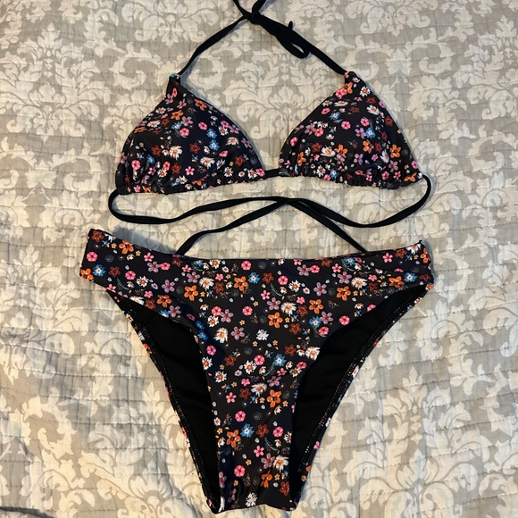 NWT Floral Bikini - Picture 1 of 8